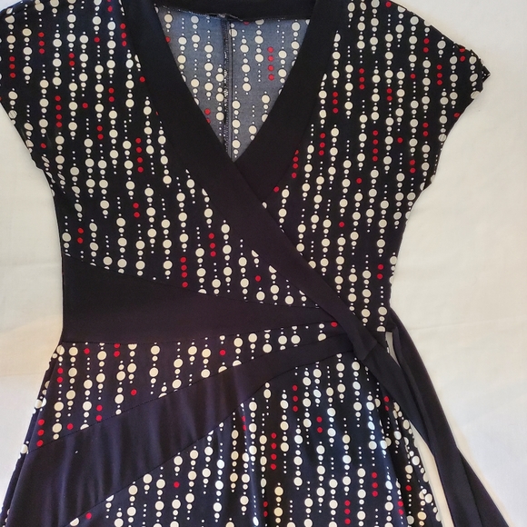 Selling Women's Le Chateau Dotted Vintage Style Sleeveless Dress With Wrapped Be - Picture 3 of 10